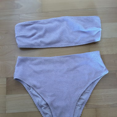 Lila Bikini