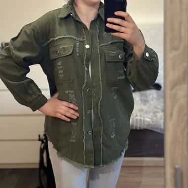 Oversize Jacke Olivgrün destroyed look 