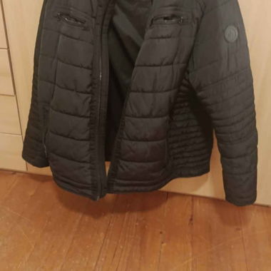 Schwarze Steppjacke