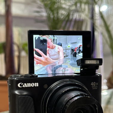 Canon PowerShot SX740HS 