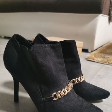 Chassures à talons noires
