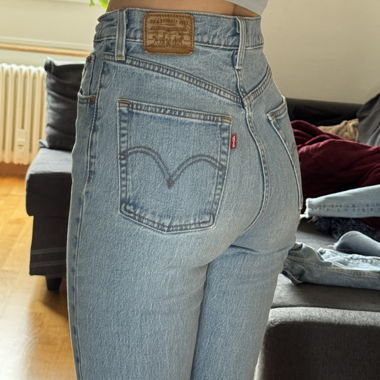 Levis Jeans Ripcage Crop Flare