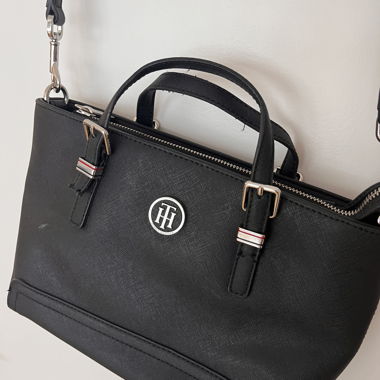 Black purse from TOMMY HILFIGER