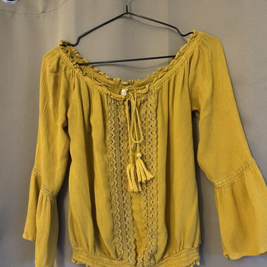 Mustard yellow sweater