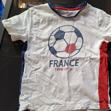 Tee shirt