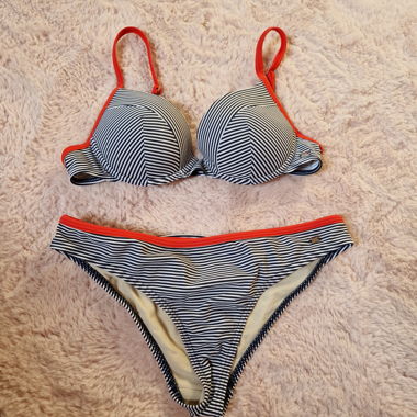 Tommy Hilfiger Bikini Size S/ 75B