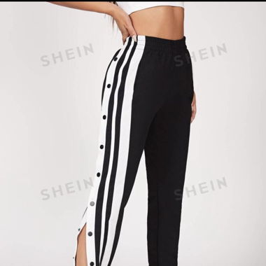 Sweatpants with buttons