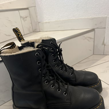 Dr. Martens 