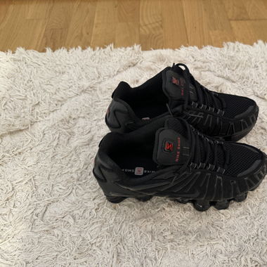 NIKE SHOX SCHUHE