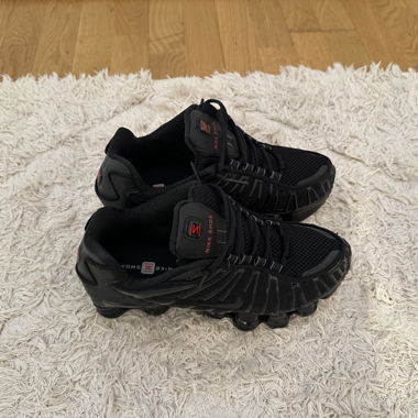 NIKE SHOX SCHUHE