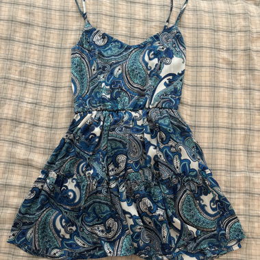 Subdued-Paisley-Kleid