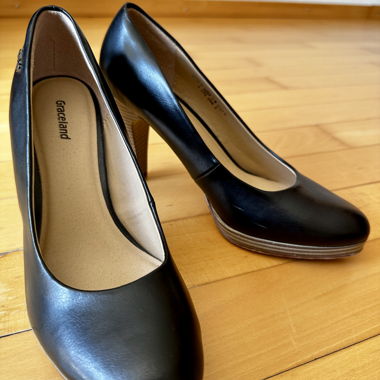 Scarpe nere con tacco