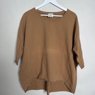 Top oversize marrone