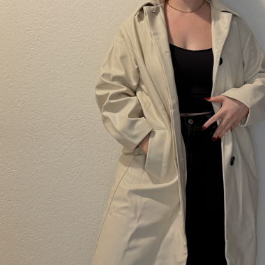 Trench-coat ASOS Design années 90 en similicuir crème