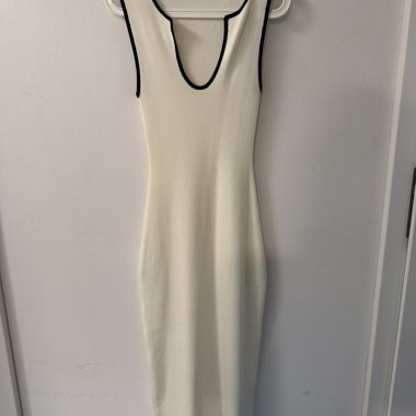 Robe mi-longue NA-KD