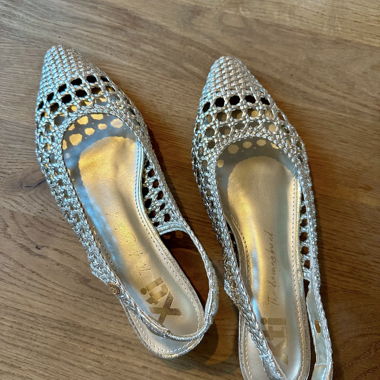 Xti Women’s Gold Ballet Flats