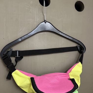 Sac banane fluo 