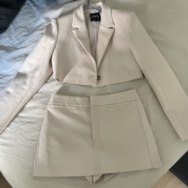 Ensemble blazer et skort (jupe-short)