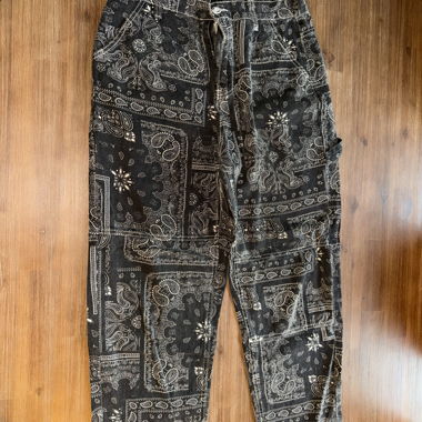Patterned trousers