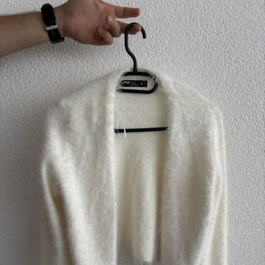 Cardigan weiss, flauschig