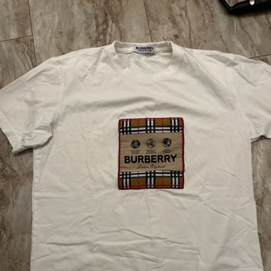 Burberry Tshirt