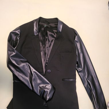Blazer schwarz mit Kunstleder Details 