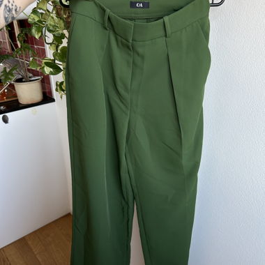 Pantaloni verdi C&A taglia 36