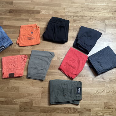 Lotto di shorts e jeans