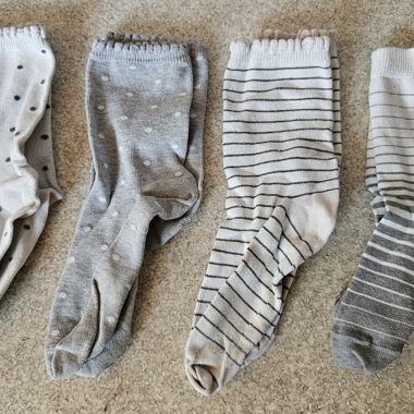 4 paires de chaussettes longues, 5 paires courtes et 2 paires de chaussettes douces