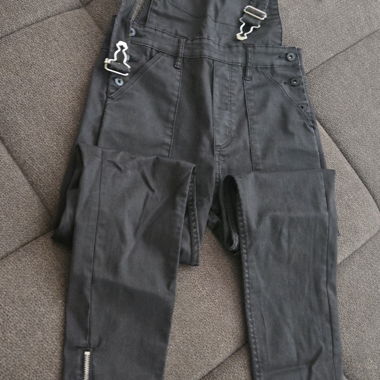 Salopettes noires tendance de H&M
