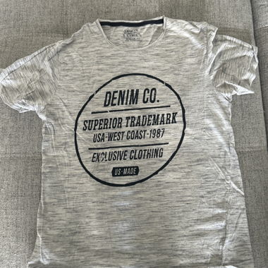 T-Shirt Denim Co. Grau