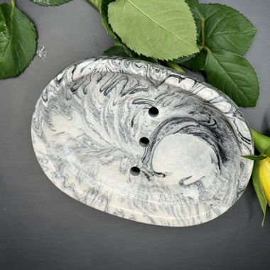 Marbled soap dish