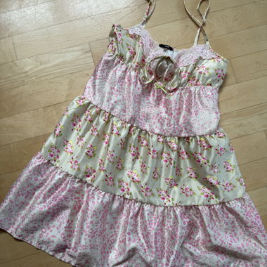 Robe nuisette en satin avec dentelle