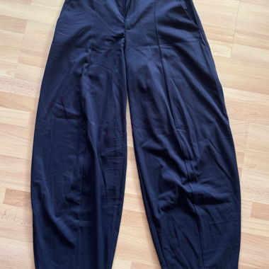Pantaloni blu baggy a gamba larga