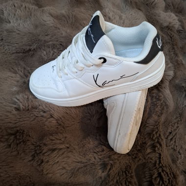 Baskets Karl Kani blanches