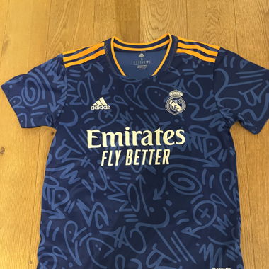 Real Madrid  2021/2022 Auswärts Vini Jr