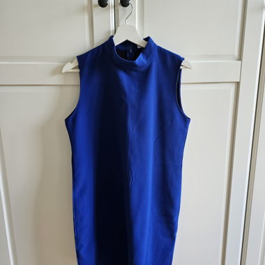 Elegantes Kleid in Königsblau