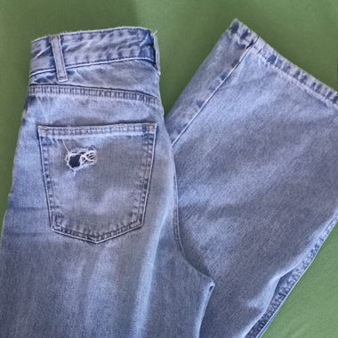 hellblaue Jeans