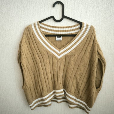 streetstyle sweater vest