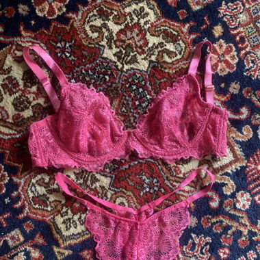 BH and slip set in bright pink