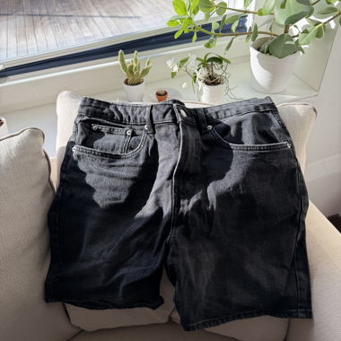 Pantaloncini neri