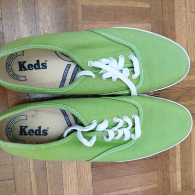 Grüne Keds-Sneaker