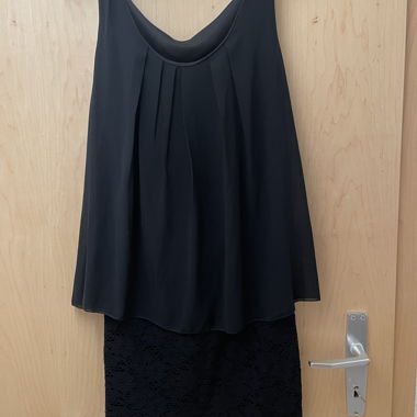 Robe élégante noire
