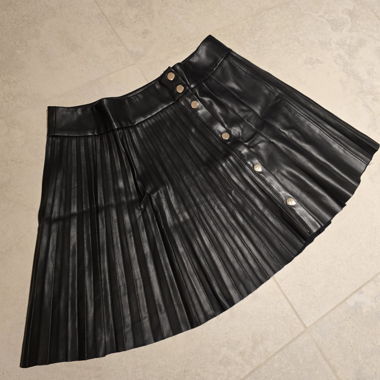 Plissierter Rock aus schwarzem Kunstleder ZARA XL