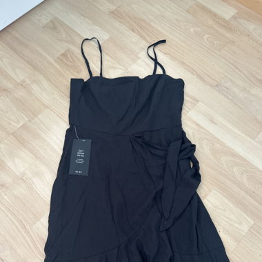 Schwarzes Kleid 