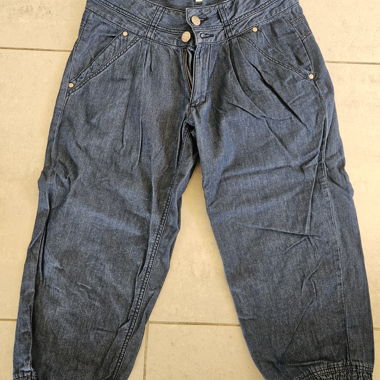 Blaue Jeanshosen