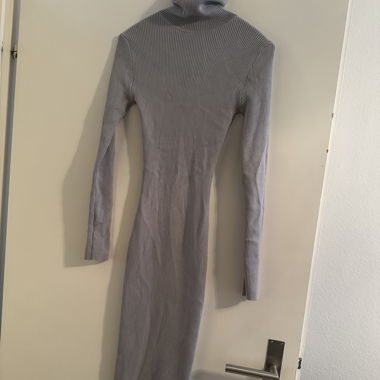 Robe à col roulé