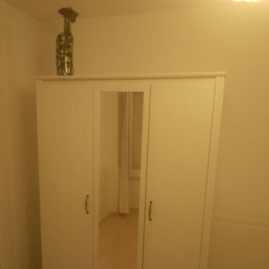 Kleiderschrank