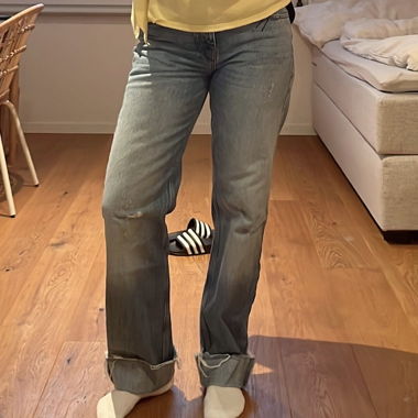 Jeans mit weiter Beinform