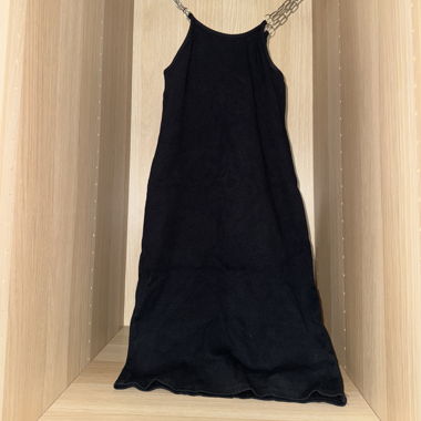 Robe à fines bretelles chaîne noire